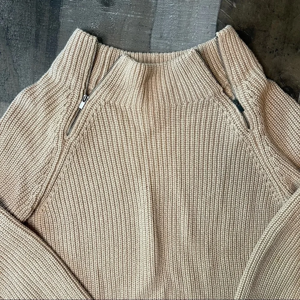 Banana Republic Small Tan Sweater - Picture 2 of 8